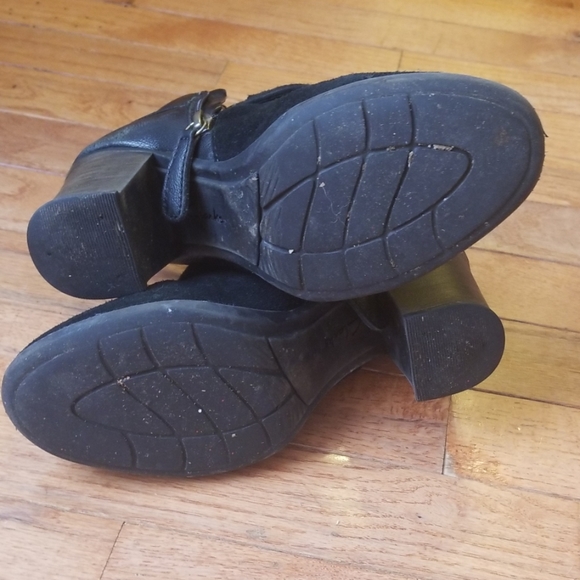 Clark's booties - Picture 6 of 7